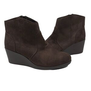 Crocs Boots Womens Size 7.5 Leigh Wedge Ankle 203418 Brown Suede Leather Zipper